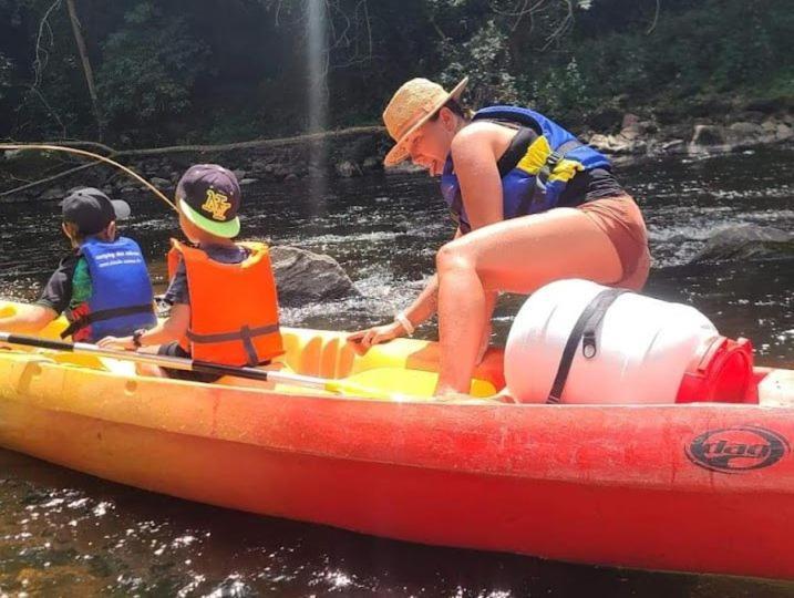 Tonneau Herbergement Insolite Au Camping Des Nieres Ebreuil Экстерьер фото
