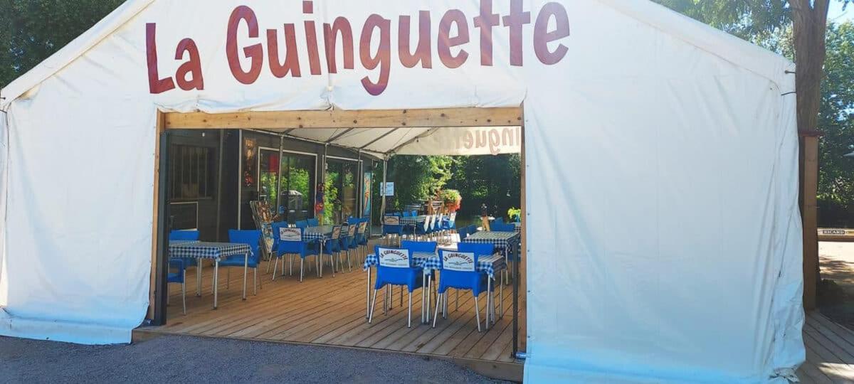Tonneau Herbergement Insolite Au Camping Des Nieres Ebreuil Экстерьер фото